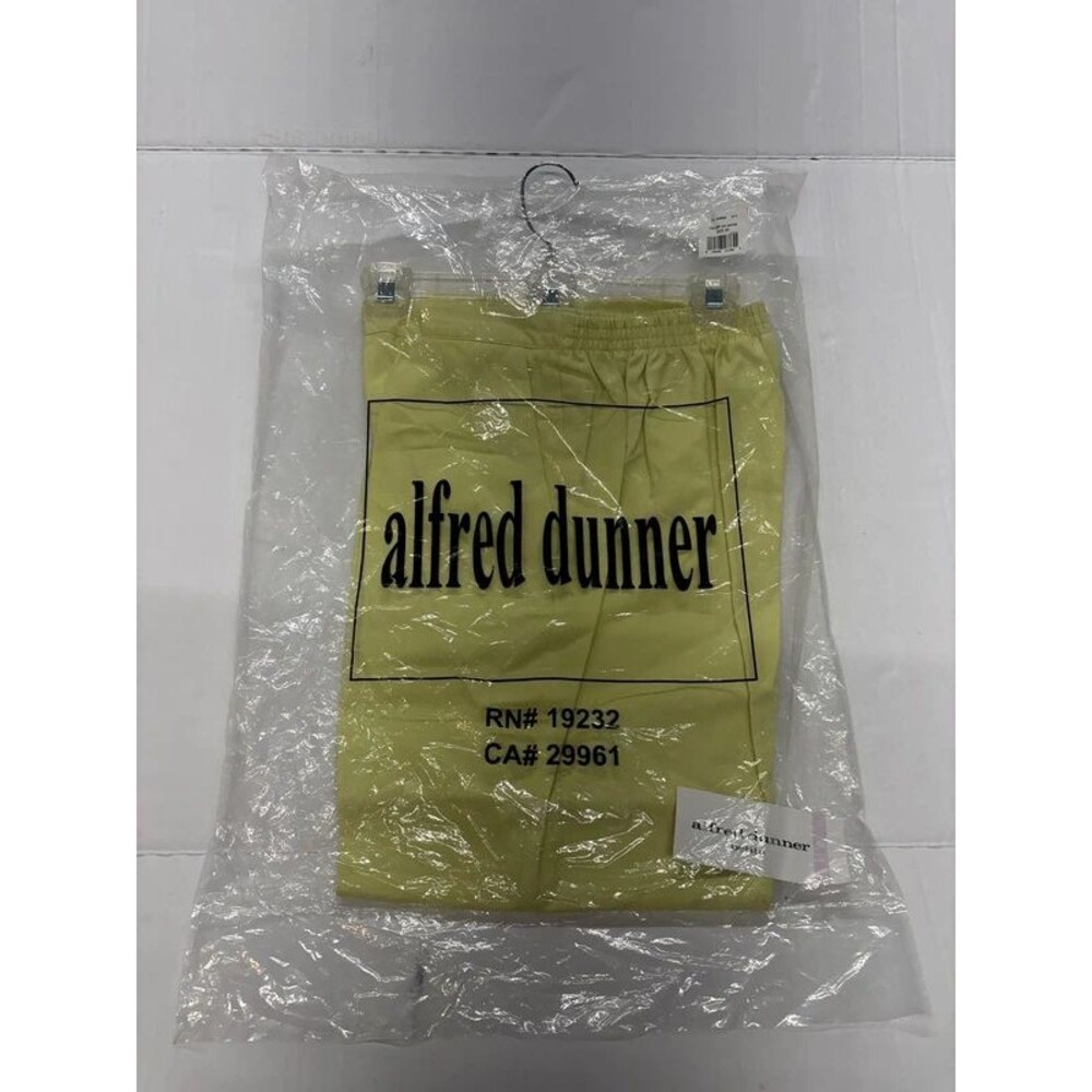 Alfred Dunner Women’s Pull On Pants Size 6P Petite Celadon Green NWT Cotton